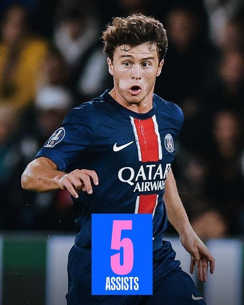 实况足球：又送高光+精选啦! 新普拉蒂尼登场!（实况足球：高光与精选再度来袭，普拉蒂尼新卡亮相！）