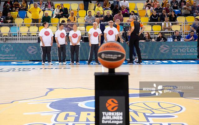 官方：米兰与18岁中场萨拉完成续约；据悉新合同到2030年（米兰官宣18岁中场萨拉完成续约，合约或至2030年）