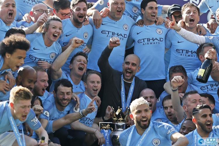 梅婷一家四口前往伯纳乌观战皇马vs尤文，女儿表示看完有点困（梅婷携一家四口现身伯纳乌观战皇马对尤文，女儿直言赛后有些犯困）